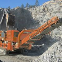 移動(dòng)式石子破碎機(jī),橫掃沙場(chǎng)!