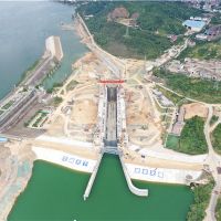 贛江全線貫通!江西萬安樞紐二線船閘順利試通航 利好東、中部地區資源交流